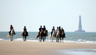 RIDE IN FRANCE - Canter on the beach in Medoc